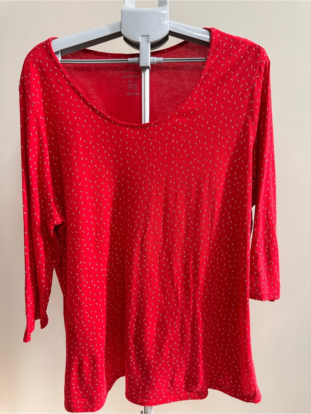 Women’s Red Scoop Neck Long Sleeve Tee with Micro Print